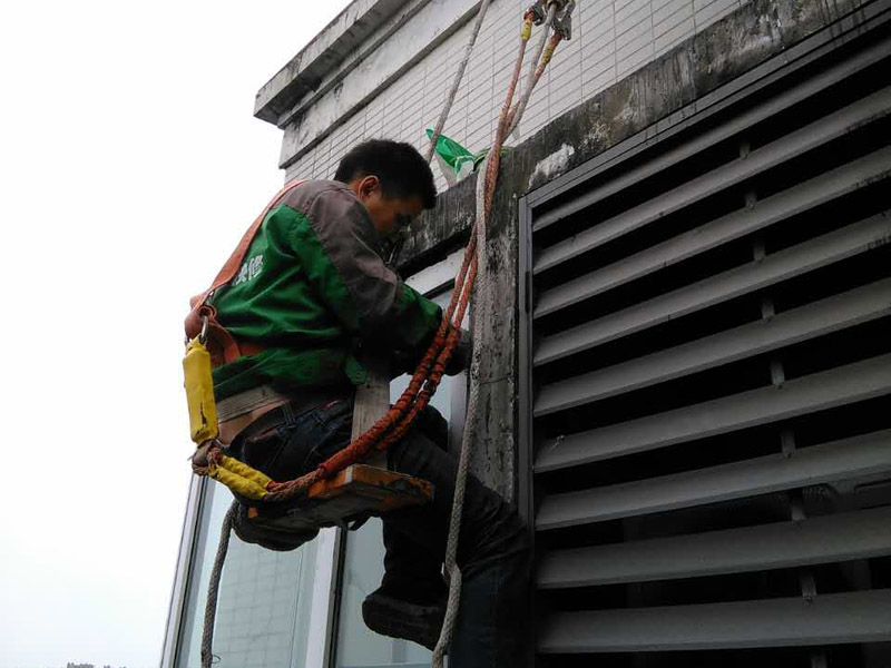 窗臺防水堵漏方法科普，接縫處理到位防